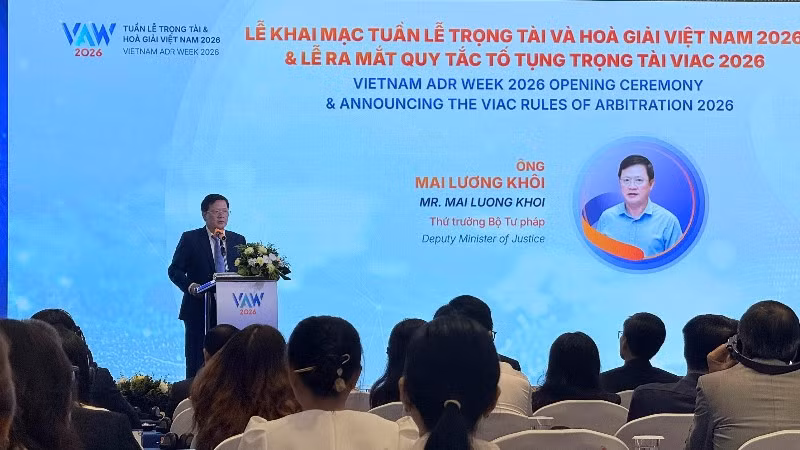 Ông Mai Lương Khôi, Thứ trưởng Tư pháp phát biểu chỉ đạo chương trình.