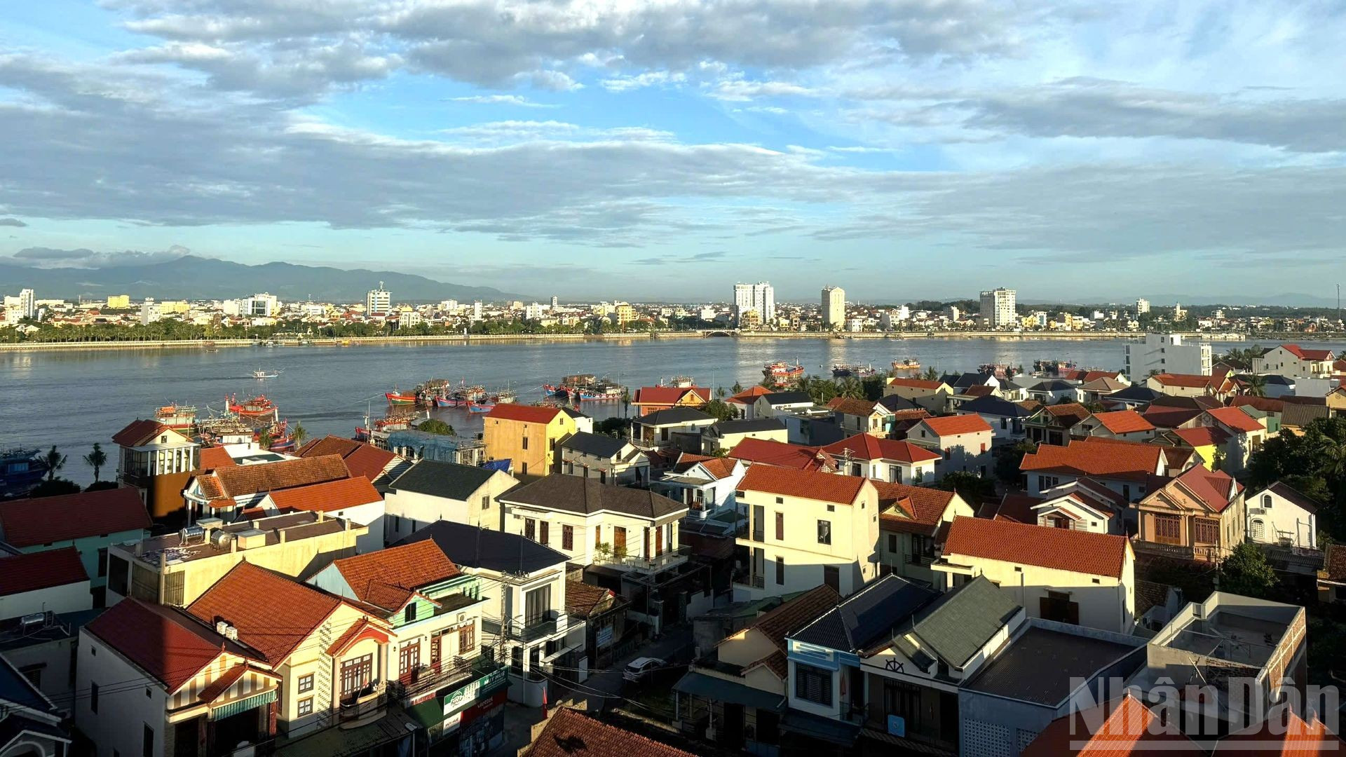 Góp ý dự thảo Luật Đất đai sửa đổi từ thực tiễn quản lý tài nguyên và chuyển đổi số Góp ý dự thảo Luật Đất đai sửa đổi từ thực tiễn quản lý tài nguyên và chuyển đổi số