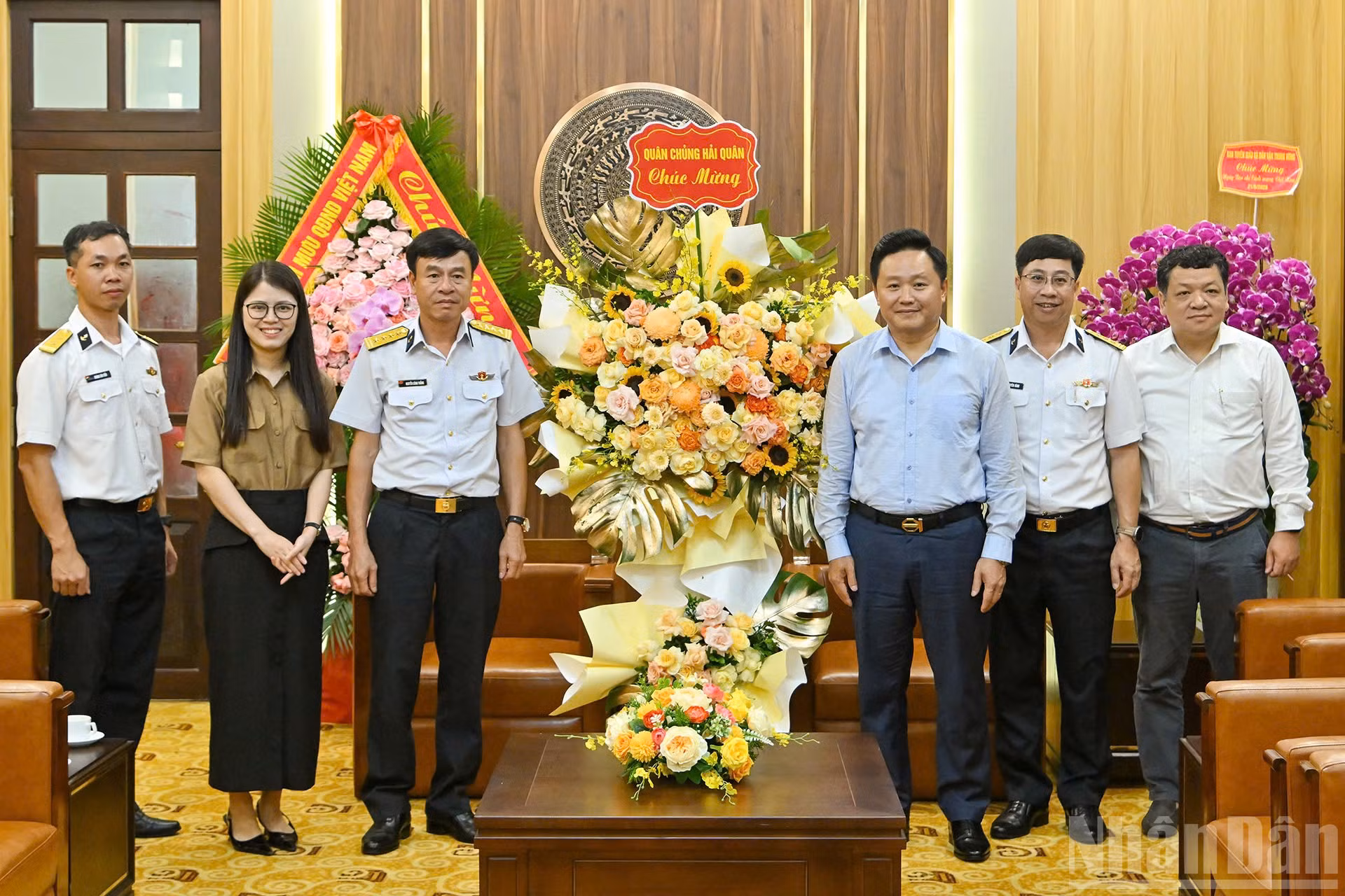 ndo_br_bnd-qchqian.jpg