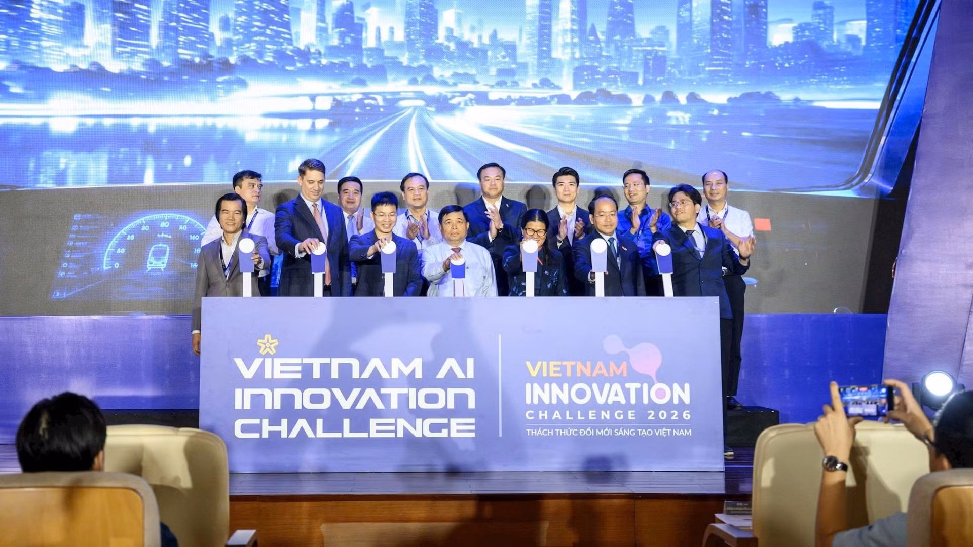 viet-nam-innovation-challenge-ai.jpg