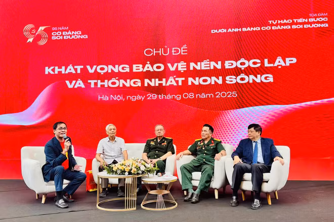 Quang cảnh tọa đàm.