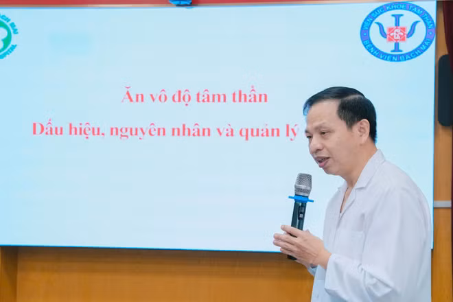 Phó Giáo sư, Tiến sĩ Nguyễn Văn Tuấn, Viện trưởng Viện Sức khỏe tâm thần chia sẻ về ca bệnh. (Ảnh: BVCC)