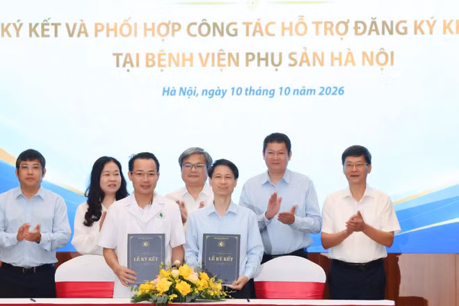 Lễ ký kết về đăng ký khai sinh tại bệnh viện. (Ảnh: BVCC)
