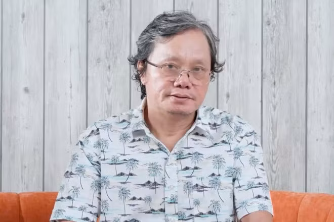 Tiến sĩ, bác sĩ Trương Hữu Khanh nhấn mạnh không nên chủ quan khi mắc sốt xuất huyết. (Ảnh: HCDC)