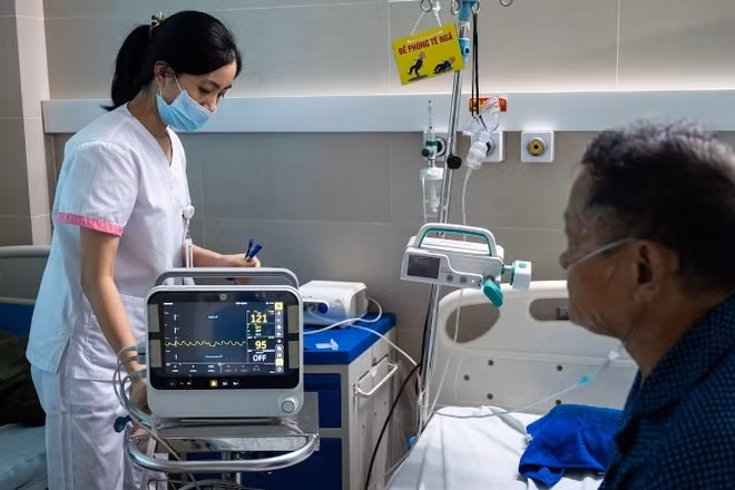 Bệnh nhân nằm điều trị cúm A tại Bệnh viện Thanh Nhàn. (Ảnh: BVCC) 