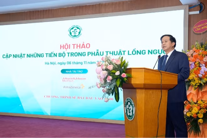 Phó Giáo sư, Tiến sĩ Đào Xuân Cơ, Giám đốc Bệnh viện Bạch Mai phát biểu tại hội thảo.