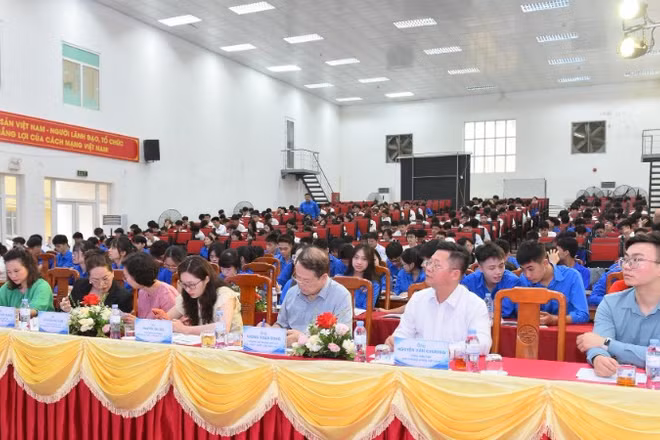 Hơn 300 đoàn viên, sinh viên tỉnh Hưng Yên đã tham gia Hội thảo "Truyền thông kiến thức chăm sóc sức khỏe chủ động cho thanh niên năm 2026".