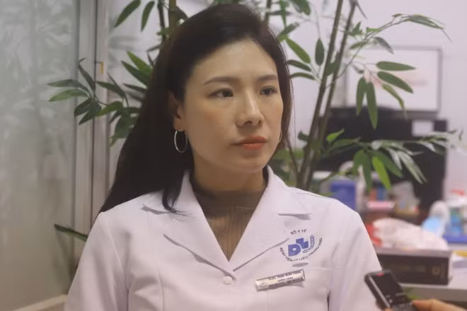 Tiến sĩ, bác sĩ Trịnh Minh Trang, Trưởng phòng Nghiên cứu khoa học và Hợp tác quốc tế, phụ trách Phòng khám chuyên đề các bệnh lây truyền qua đường tình dục, Bệnh viện Da liễu Trung ương.