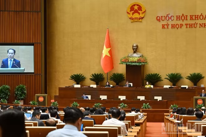 Quốc hội họp phiên chiều 8/4. (Ảnh: THỦY NGUYÊN)