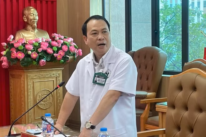 Đại tá, Phó Giáo sư, Tiến sĩ Nguyễn Tiến Quang, Giám đốc Bệnh viện 19-8 phát biểu tại hội thảo.