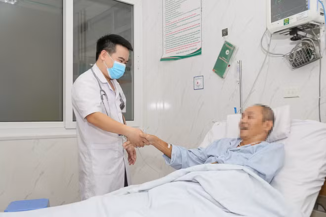 Bệnh nhân đang hồi phục sức khỏe.