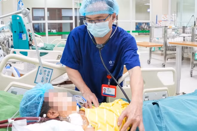 Bệnh nhi viêm cơ tim cấp với những diễn biến rất nhanh và nguy hiểm.