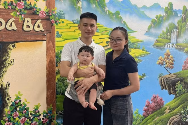 Vợ chồng chị Lương Thị Yến và anh Lò Văn Triệu hạnh phúc đón con đầu lòng không mang gene bệnh.