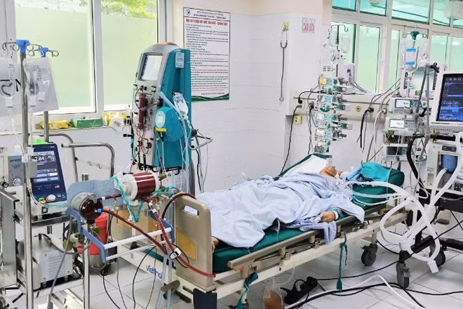 Bệnh nhân điều trị tại khoa Hồi sức tích cực Chống độc.