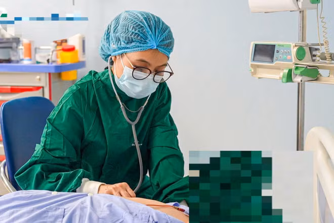 Bệnh nhi được chăm sóc và theo dõi sát sao trong quá trình sau ghép.