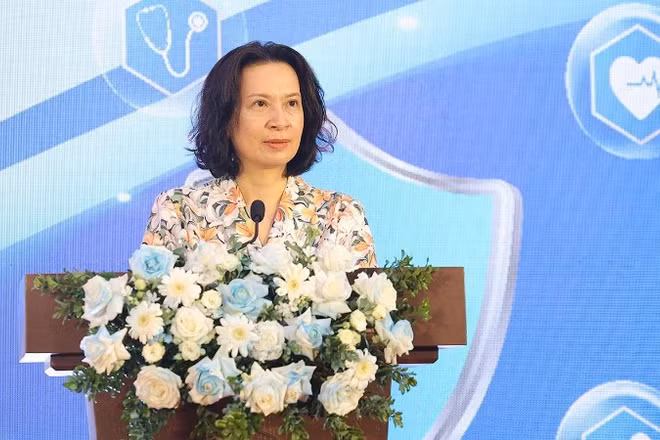Thứ trưởng Y tế Nguyễn Thị Liên Hương bày tỏ xúc động khi nhắc đến những hy sinh thầm lặng của đội ngũ cán bộ y tế dự phòng, y tế cơ sở trên cả nước.
