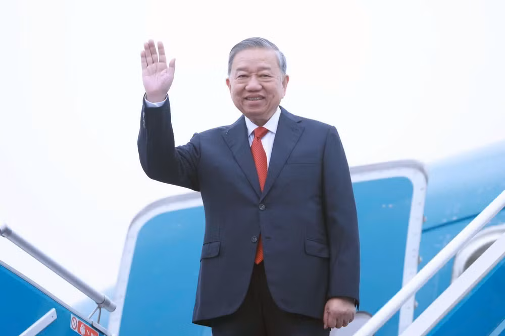 Tổng Bí thư Tô Lâm rời Thủ đô Hà Nội, lên đường thăm cấp Nhà nước tới CHDCND Lào. (Ảnh: Thống Nhất – TTXVN)