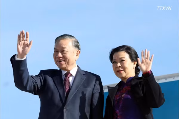 Tổng Bí thư, Chủ tịch nước Tô Lâm và Phu nhân rời thủ đô Brussels, kết thúc tốt đẹp chuyến thăm chính thức Liên minh châu Âu và Vương quốc Bỉ. (Ảnh: Thống Nhất/TTXVN)