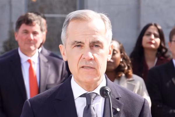 Thủ tướng Canada Mark Carney phát biểu tại Ottawa. (Ảnh: THX/TTXVN)