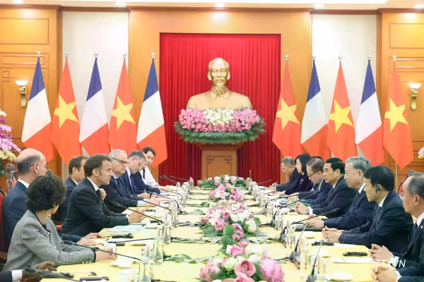 Tổng Bí thư Tô Lâm tiếp Tổng thống Pháp Emmanuel Macron thăm cấp Nhà nước tới Việt Nam, ngày 26/5/2025, tại Trụ sở Trung ương Đảng. (Ảnh: TTXVN)