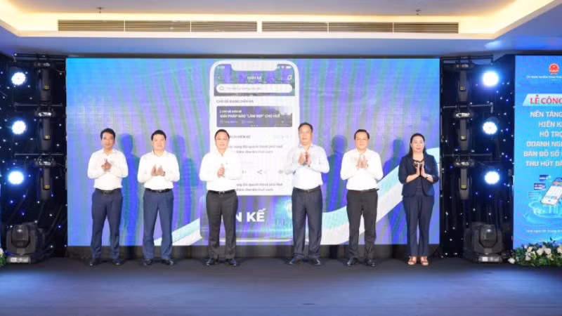 Ủy ban nhân dân thành phố Huế sáng nay đã nhấn nút triển khai chuyên mục “Hiến kế” trên nền tảng Hue-S để tiếp nhận ý kiến đóng góp của người dân. (Ảnh: Ngọc Hiếu)