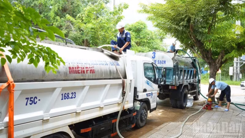 HueWaco triển khai đồng bộ nhiều giải pháp nhằm bảo đảm cấp nước an toàn, ổn định cho người dân tại các khu vực chịu áp lực thiếu nguồn nước.