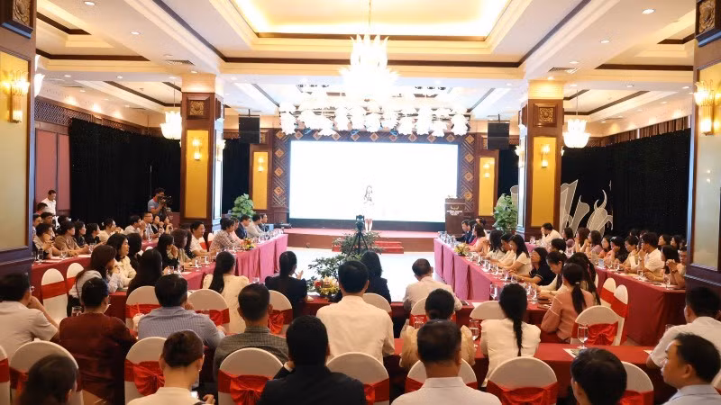 Hội thảo thu hút hơn 100 đại biểu tham dự trực tiếp và hơn 1.000 điểm cầu trực tuyến trên toàn quốc.