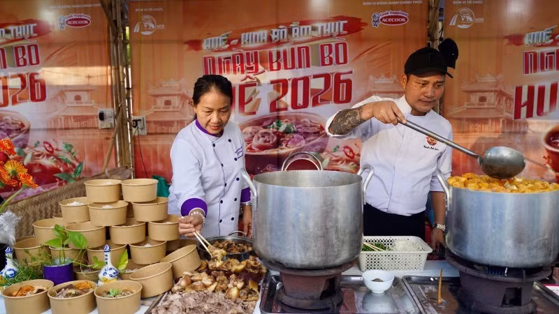 Hàng bún bò Huế trong ngày hội. (Ảnh: Lê Đình Hoàng)
