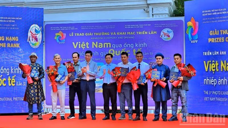 Ban tổ chức đã chọn trao giải đồng hạng cho 20 tác phẩm xuất sắc.