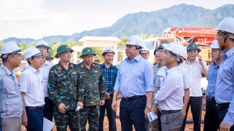 Chủ tịch UBND thành phố Huế Nguyễn Khắc Toàn phát động cao điểm 40 ngày đêm, bảo đảm công trình đúng tiến độ