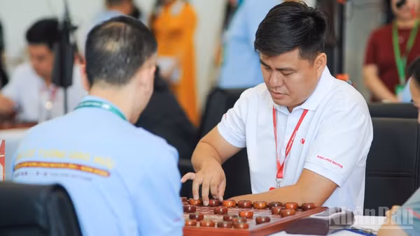 Các kỳ thủ tranh tài tại Giải cờ tướng giao hữu tranh Cúp Kim Long Motor lần thứ I - năm 2026.