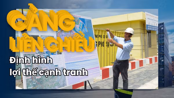 Đại diện dự án cảng Liên Chiểu giới thiệu khái quát dự án đến các nhà đầu tư. (Ảnh: Công Vinh)