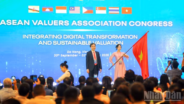 Đoàn Việt Nam tại lễ khai mạc Hội nghị thường niên Hiệp hội Thẩm định viên về giá ASEAN lần thứ 28 (AVA28). (Ảnh: CÔNG VINH)