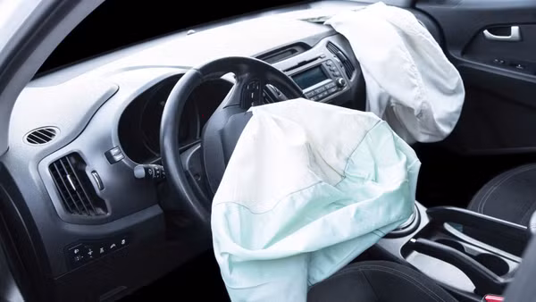 Hơn 16.000 chiếc xe Toyota nằm trong diện triệu hồi túi khí Takata vẫn đang lưu thông mỗi ngày. (Ảnh: HUYỀN VŨ)