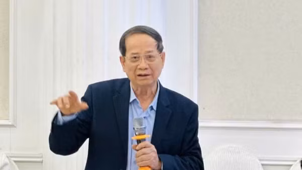 Phó Giáo sư, Tiến sĩ Ngô Trí Long.
