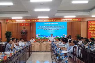 Toàn cảnh buổi làm việc.
