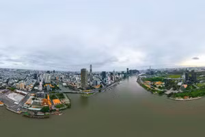 Thành phố Hồ Chí Minh nhìn từ hướng sông. (Ảnh: Thế Anh)