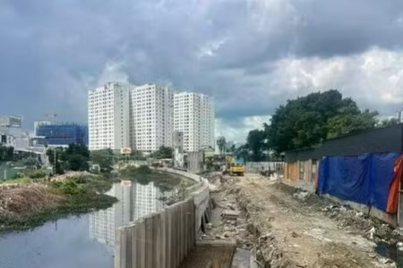 Chủ động tháo gỡ từng điểm nghẽn để đẩy nhanh bồi thường, giải phóng mặt bằng. (Ảnh: QUỐC HÙNG)