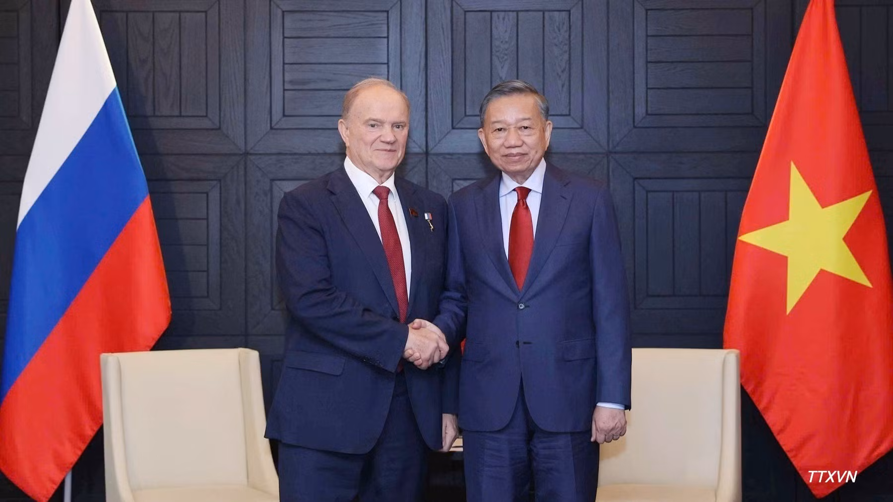 Tổng Bí thư, Chủ tịch nước Tô Lâm tiếp Chủ tịch Đảng Cộng sản Liên bang Nga Gennady Zyuganov. (Ảnh: Thống Nhất - TTXVN)