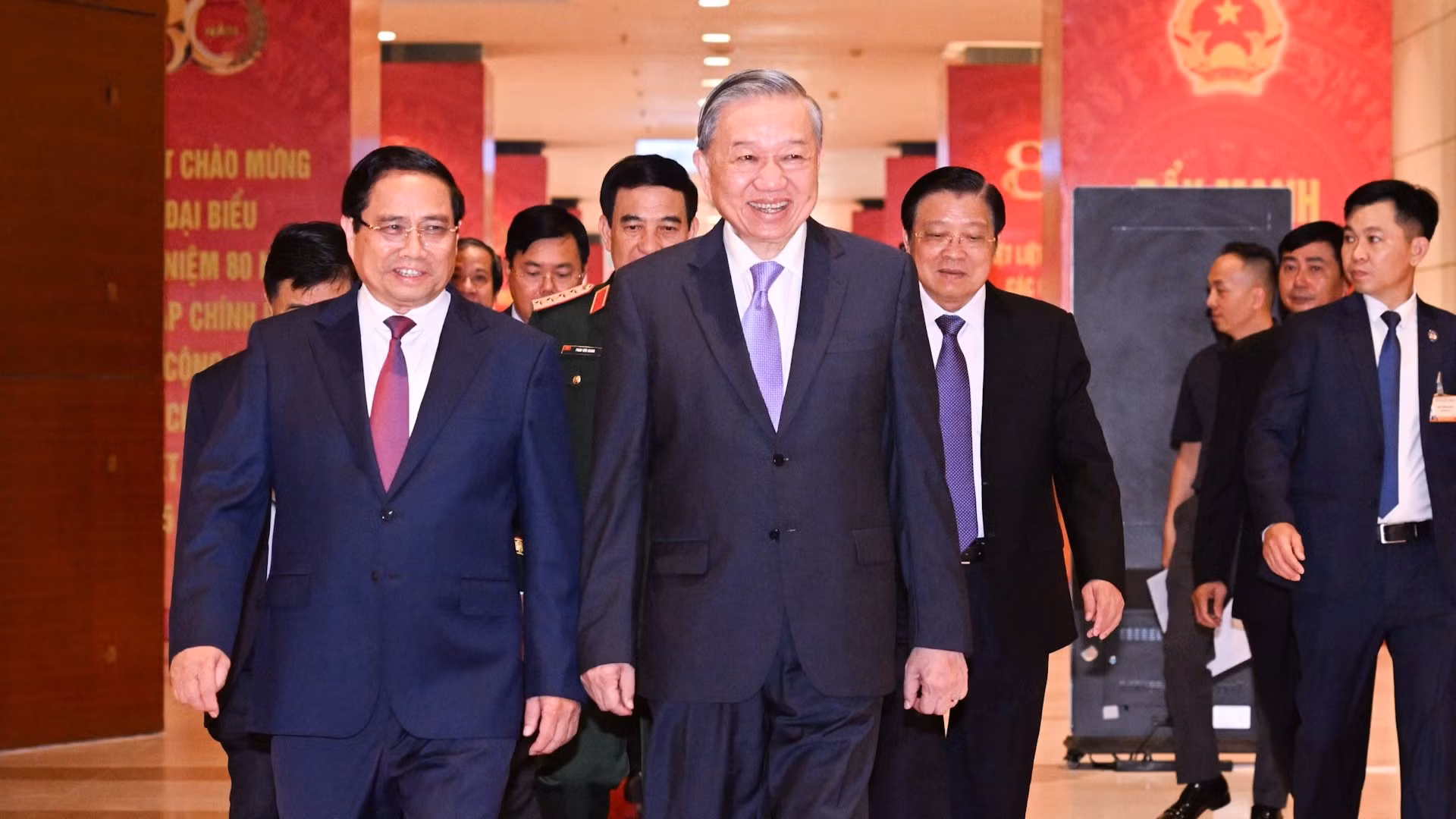 Thủ tướng Phạm Minh Chính đón Tổng Bí thư Tô Lâm đến dự Lễ kỷ niệm 80 năm Thành lập Chính phủ. 