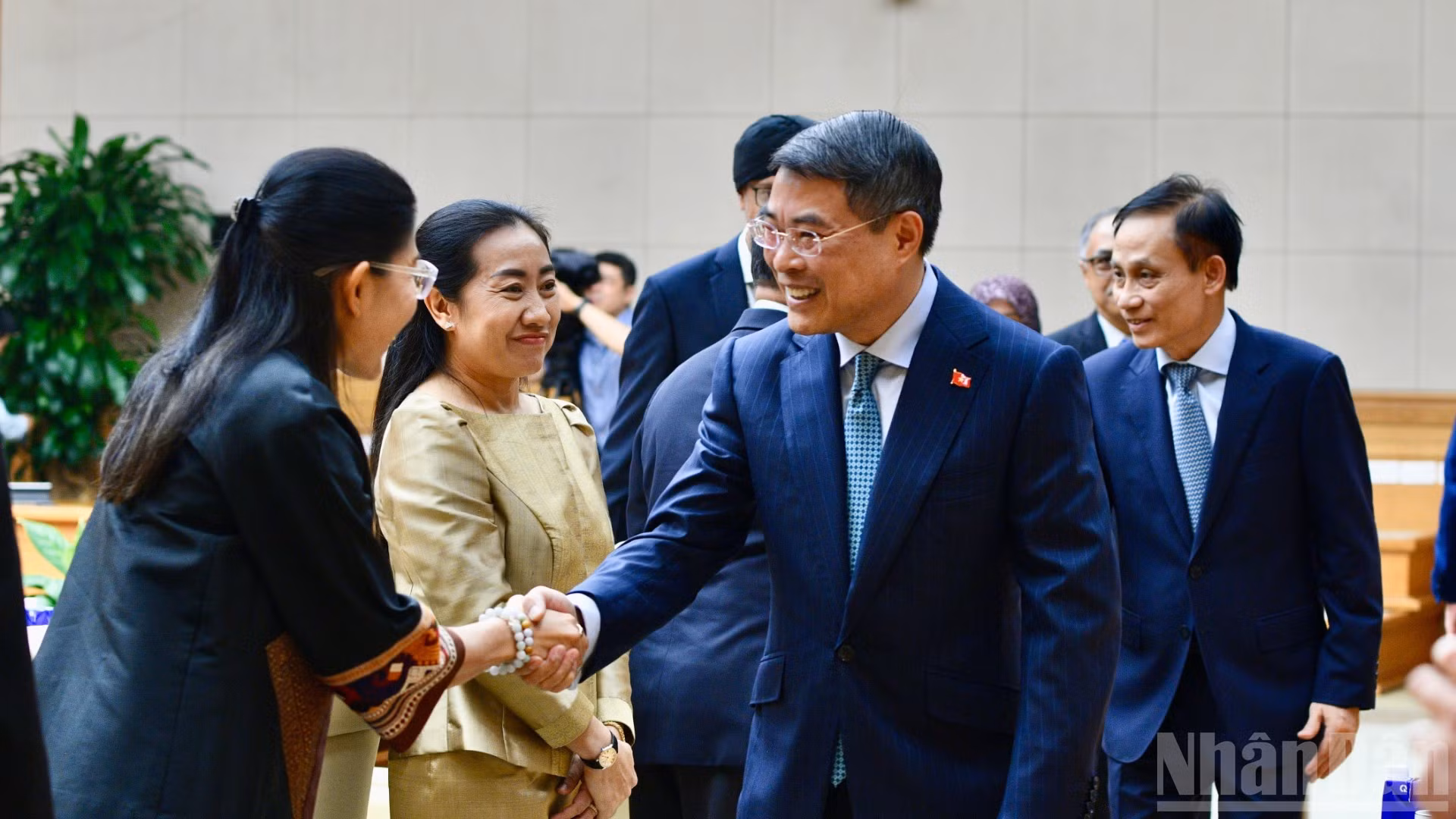 Thủ tướng Chính phủ Lê Minh Hưng chào mừng Đại sứ, Đại biện các nước ASEAN. (Ảnh: THANH GIANG)