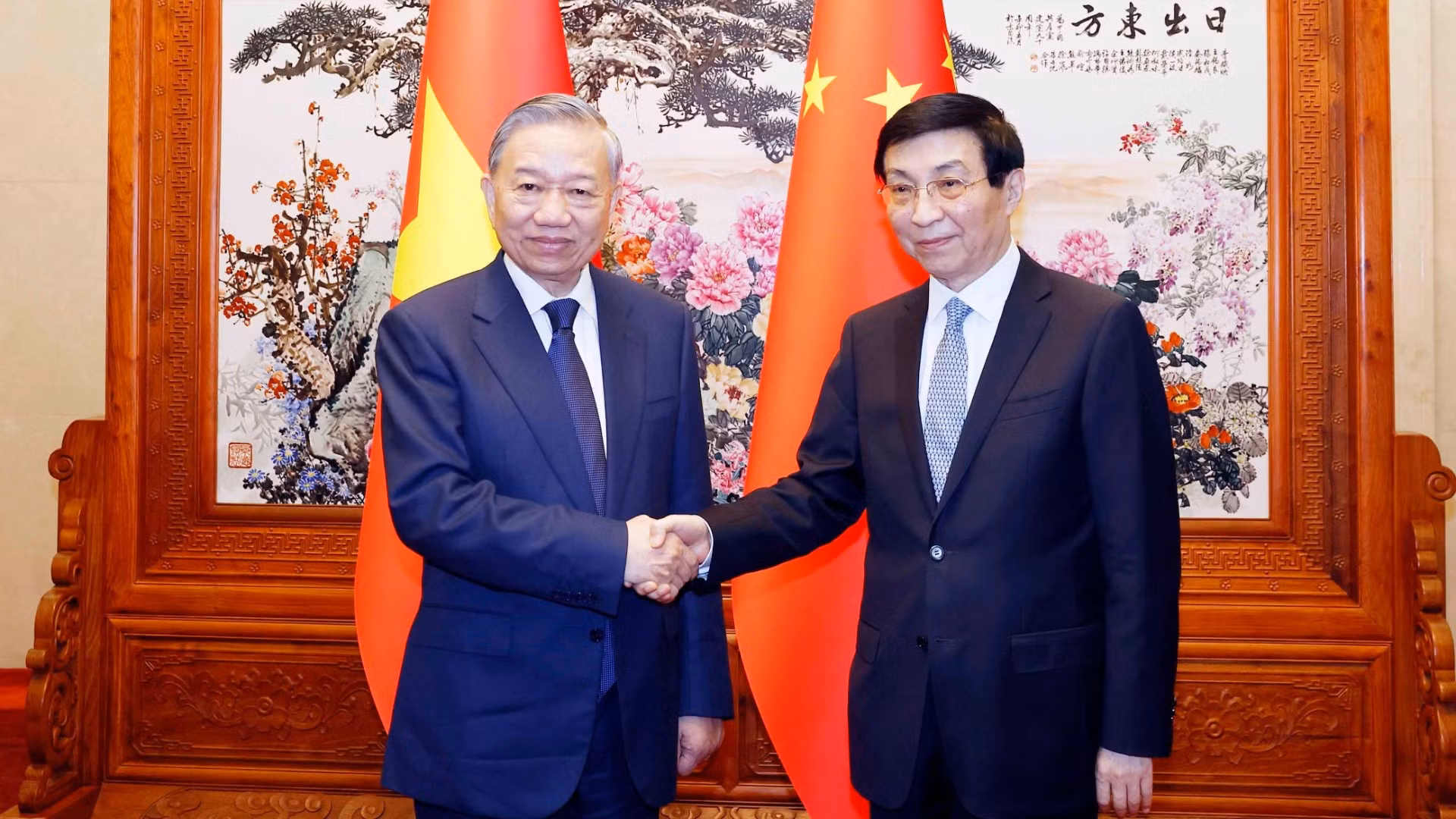 Tổng Bí thư, Chủ tịch nước Tô Lâm hội kiến Chủ tịch Chính hiệp toàn quốc Trung Quốc Vương Hộ Ninh. (Ảnh: Thống Nhất/TTXVN)