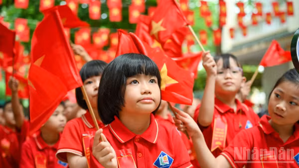 Học sinh Trường tiểu học Nhân Chính, phường Thanh Xuân, thành phố Hà Nội. (Ảnh: THẾ ĐẠI) 
