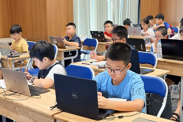 Đông đảo học viên ở nhiều lứa tuổi tham gia chương trình. (Ảnh: Trung tâm Hỗ trợ thanh thiếu nhi Việt Nam cung cấp)