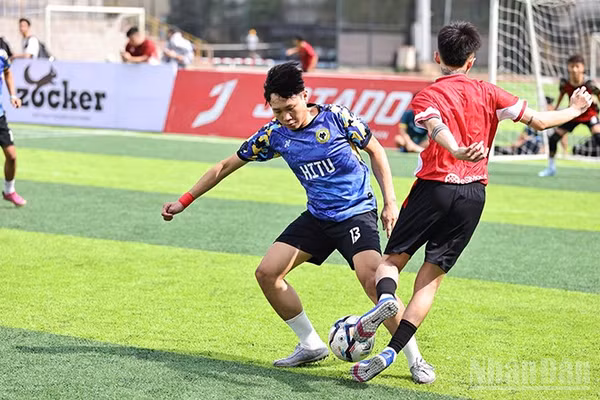 Các cầu thủ tranh tài trong khuôn khổ Giải bóng đá Thanh niên Việt Nam 2026. (Ảnh: MINH ĐỨC)