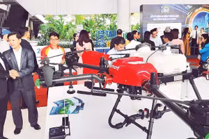 Các công ty khoa học và công nghệ trưng bày sản phẩm tại Khu công nghệ cao Thành phố Hồ Chí Minh.