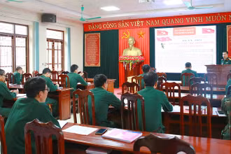 Một buổi sinh hoạt về lan tỏa thông tin tích cực trên không gian mạng của Ban Chỉ huy Quân sự thành phố Nam Định, tỉnh Nam Định.
