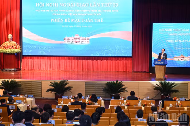 Hội nghị Ngoại giao lần thứ 33 diễn ra từ ngày 1-7/8/2026 với chủ đề “Phát huy vai trò tiên phong và thực hiện nhiệm vụ trọng yếu, thường xuyên của đối ngoại Việt Nam trong kỷ nguyên mới”.