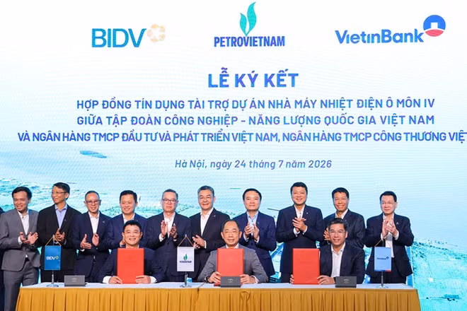 Đại diện Petrovietnam, BIDV và VietinBank ký hợp đồng tín dụng tài trợ dự án Nhà máy nhiệt điện Ô Môn IV.