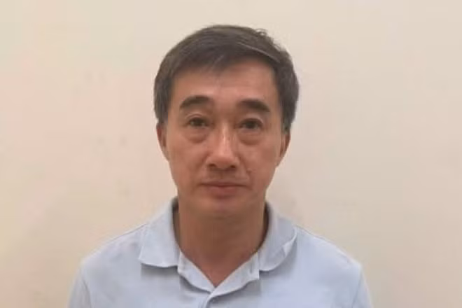 Thứ trưởng Y tế Trần Văn Thuấn bị bắt tạm giam. (Ảnh: Bộ Công an)